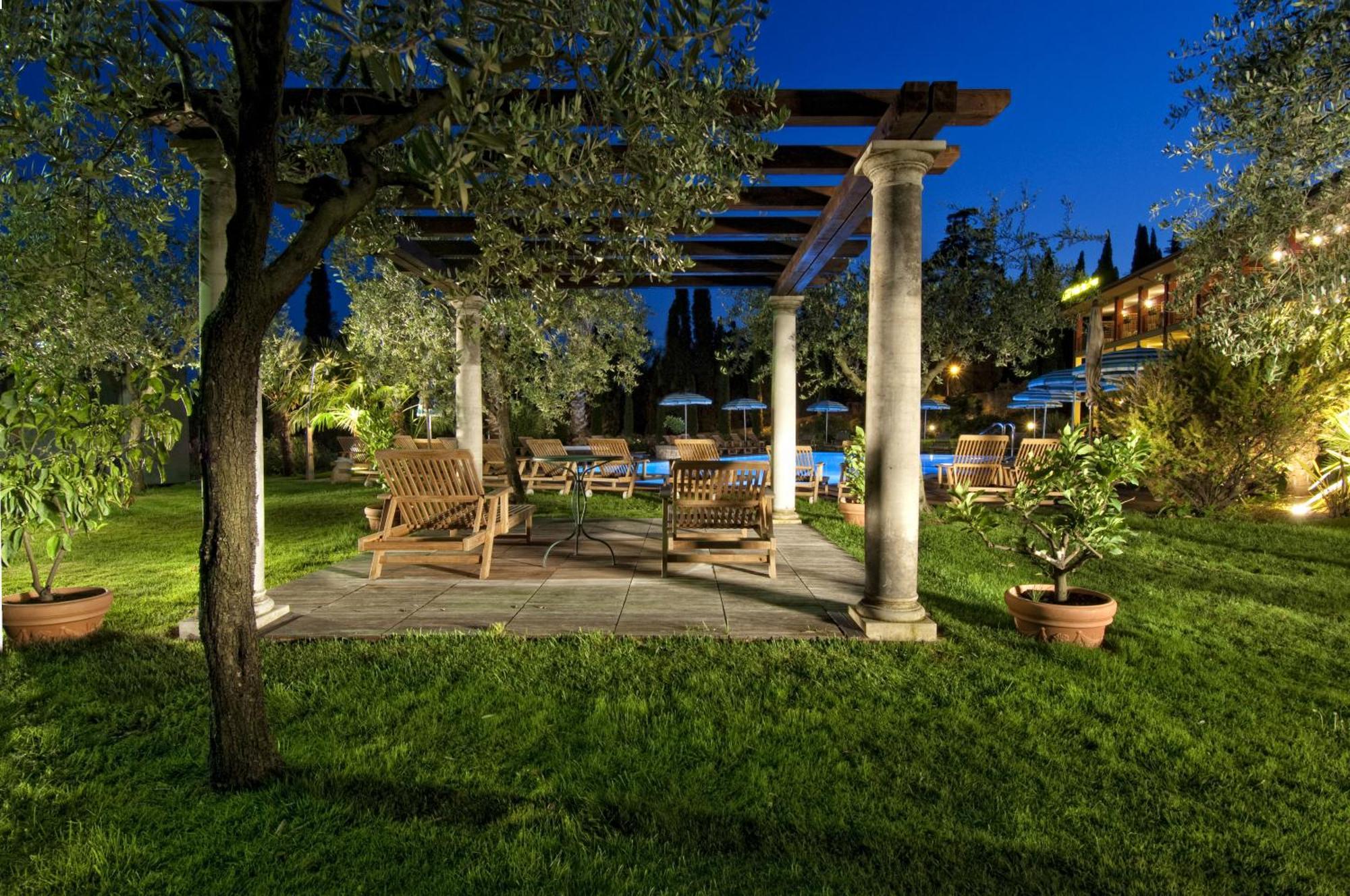Hotel Madrina Lovely And Dynamic 4*