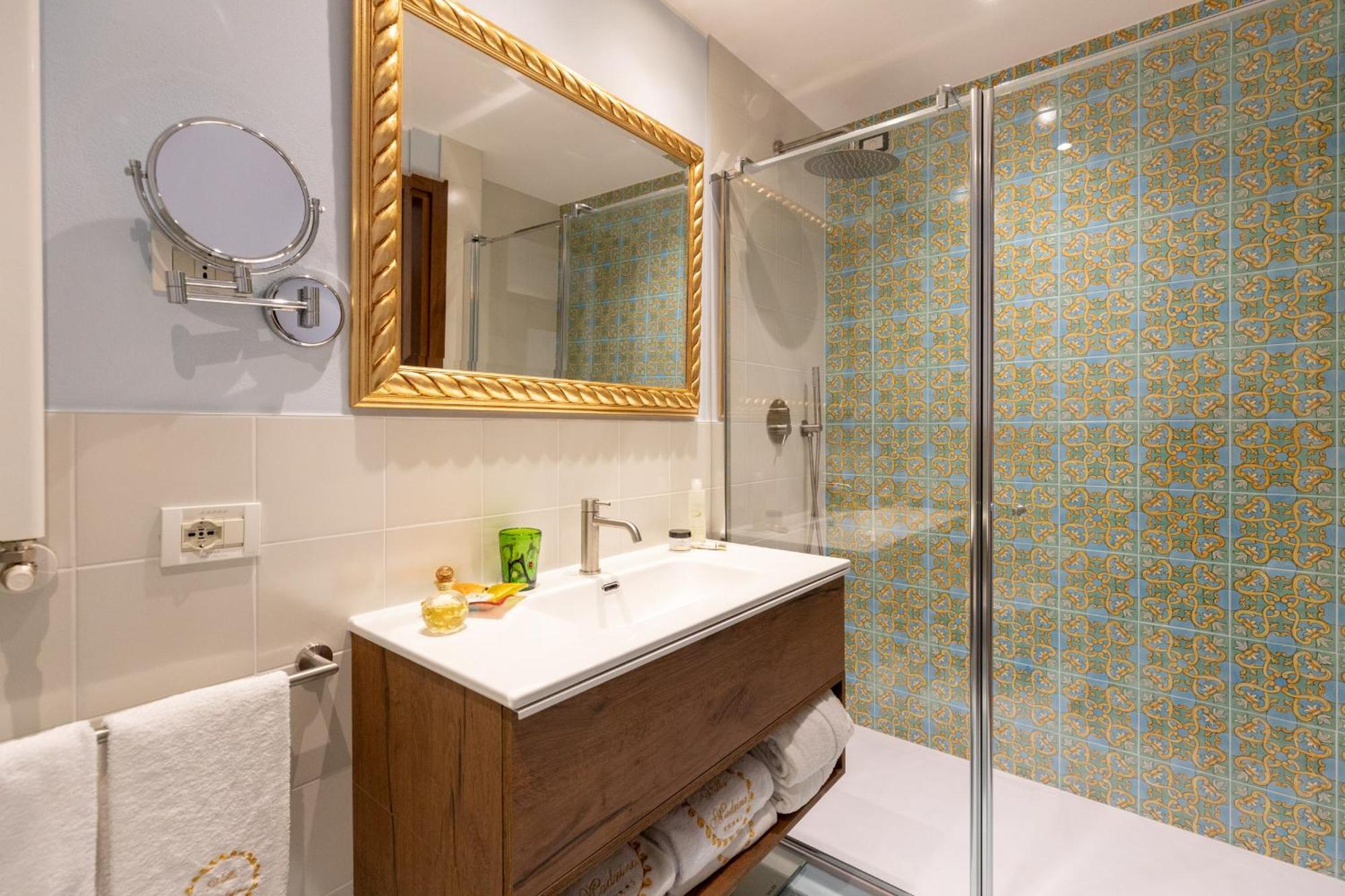 Madrina Lovely And Dynamic 4* Garda (Verona)