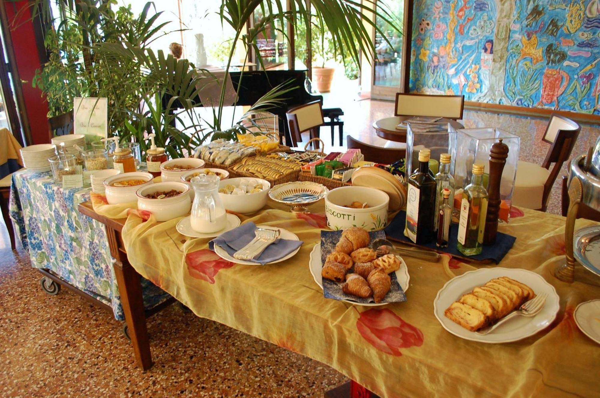 Hotel Madrina Lovely And Dynamic Garda (Verona)