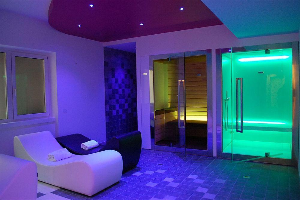 Hotel Madrina Lovely And Dynamic Garda (Verona)