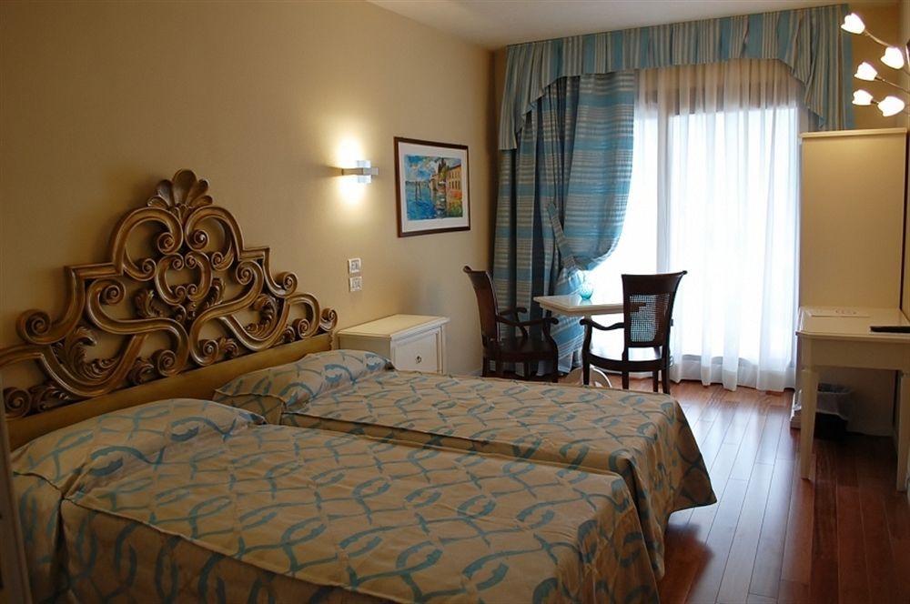Hotel Madrina Lovely And Dynamic Garda (Verona)
